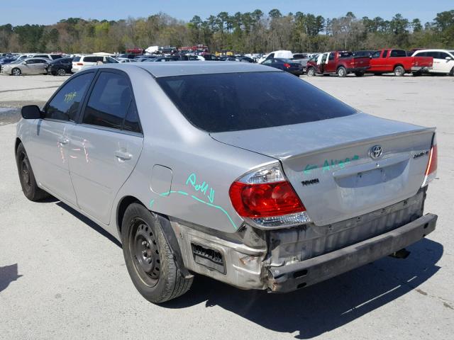 4T1BE32K94U867482 - 2004 TOYOTA CAMRY LE SILVER photo 3