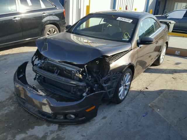 WVWBW7AH2CV014347 - 2012 VOLKSWAGEN EOS KOMFOR ყავისფერი ფოტო 2
