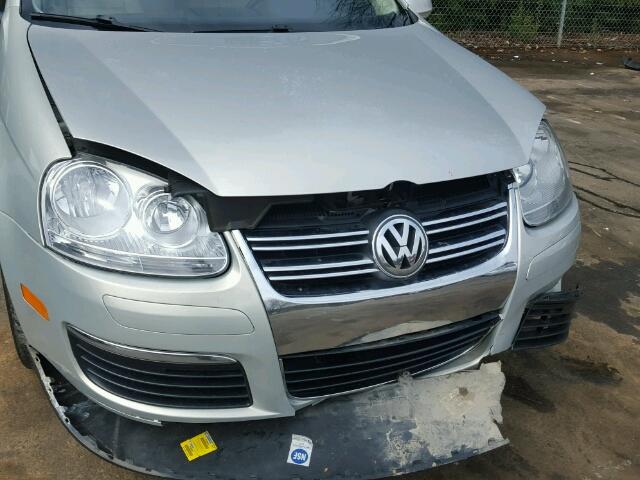 3VWAX7AJ9AM153066 - 2010 VOLKSWAGEN JETTA LIMI SILVER photo 9