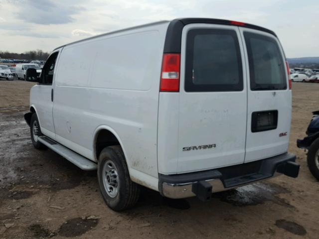 1GTW7AFF8H1912386 - 2017 GMC SAVANA G25 WHITE photo 3