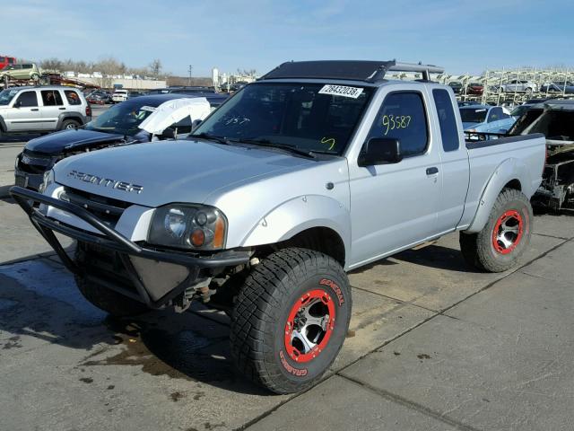 1N6ED26Y51C367136 - 2001 NISSAN FRONTIER K SILVER photo 2