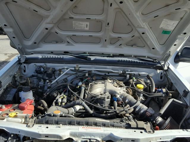 1N6ED26Y51C367136 - 2001 NISSAN FRONTIER K SILVER photo 7