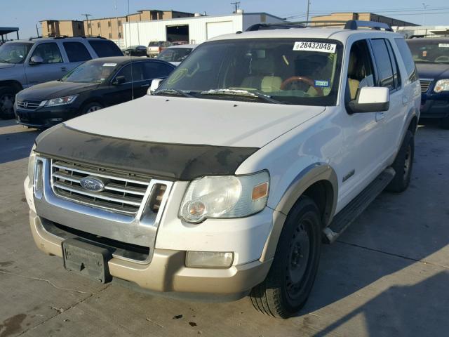 1FMEU64856UB29636 - 2006 FORD EXPLORER E WHITE photo 2