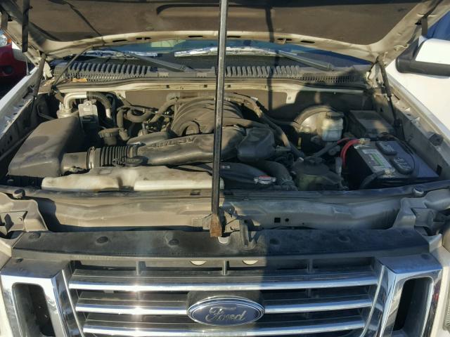 1FMEU64856UB29636 - 2006 FORD EXPLORER E WHITE photo 7