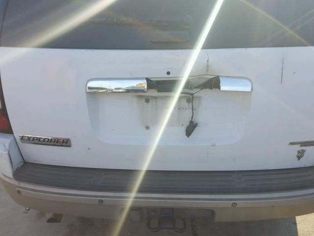 1FMEU64856UB29636 - 2006 FORD EXPLORER E WHITE photo 9
