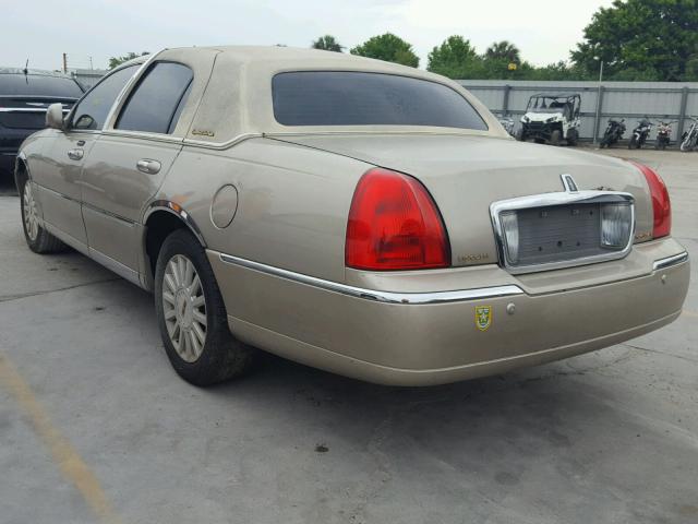 1LNHM81W74Y677672 - 2004 LINCOLN TOWN CAR E BEIGE photo 3