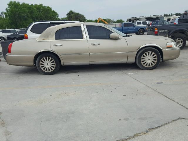 1LNHM81W74Y677672 - 2004 LINCOLN TOWN CAR E BEIGE photo 9