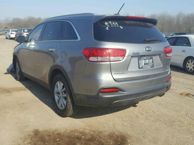 5XYPGDA57HG210760 - 2017 KIA SORENTO LX GRAY photo 3