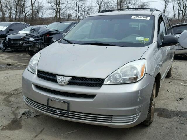 5TDZA23C44S218984 - 2004 TOYOTA SIENNA CE SILVER photo 2