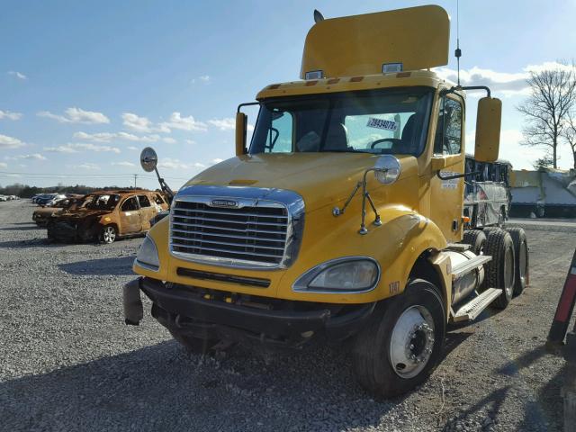 1FUJA6CK54DM83557 - 2004 FREIGHTLINER CONVENTION YELLOW photo 2