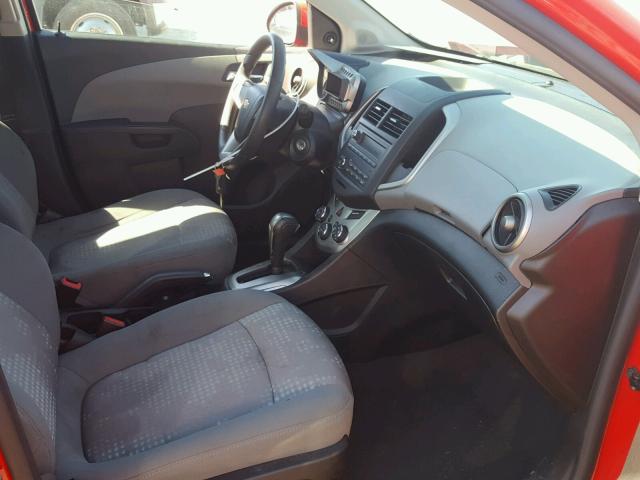 1G1JA6SH0E4207570 - 2014 CHEVROLET SONIC LS Կարմիր լուսանկար 5