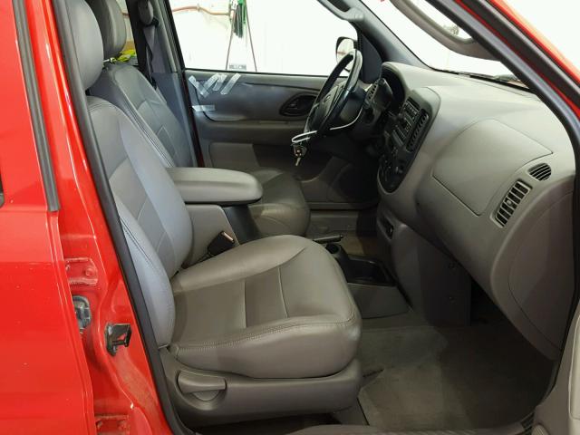 1FMYU04172KD97364 - 2002 FORD ESCAPE XLT RED photo 5