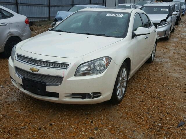 1G1ZE5E77AF133034 - 2010 CHEVROLET MALIBU WHITE photo 2