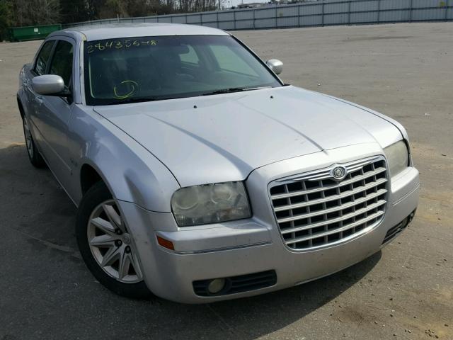 2C3JA53G25H597280 - 2005 CHRYSLER 300 TOURIN SILVER photo 1