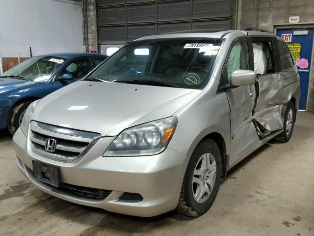 5FNRL38657B436010 - 2007 HONDA ODYSSEY EX SILVER photo 2