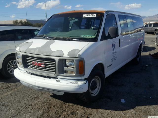 1GJHG39R8W1091757 - 1998 GMC SAVANA G35 WHITE photo 2