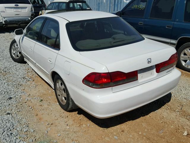 1HGCG56641A024011 - 2001 HONDA ACCORD EX WHITE photo 3