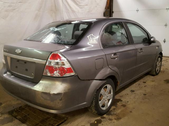 KL1TD56608B137327 - 2008 CHEVROLET AVEO BASE SILVER photo 4