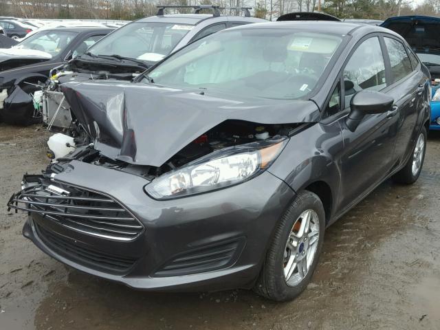 3FADP4BJ3HM135918 - 2017 FORD FIESTA SE GRAY photo 2