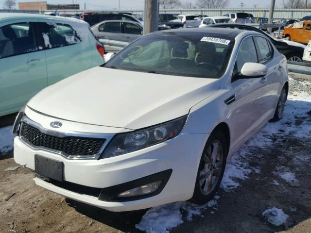 KNAGN4A75B5103582 - 2011 KIA OPTIMA EX WHITE photo 2