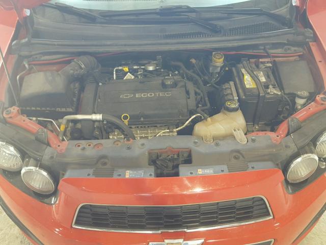 1G1JA5SH2F4125500 - 2015 CHEVROLET SONIC LS 红色 照片 7