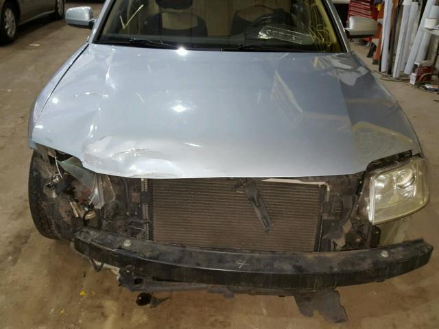 WVWTH63BX1P198164 - 2001 VOLKSWAGEN PASSAT GLX 蓝色 照片 7