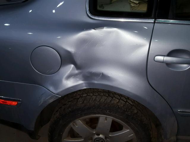 WVWTH63BX1P198164 - 2001 VOLKSWAGEN PASSAT GLX 蓝色 照片 9