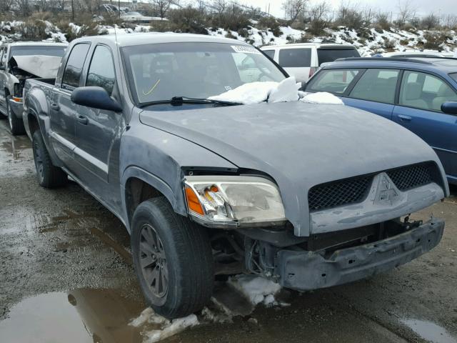 1Z7HC28K56S582044 - 2006 MITSUBISHI RAIDER LS GRAY photo 1