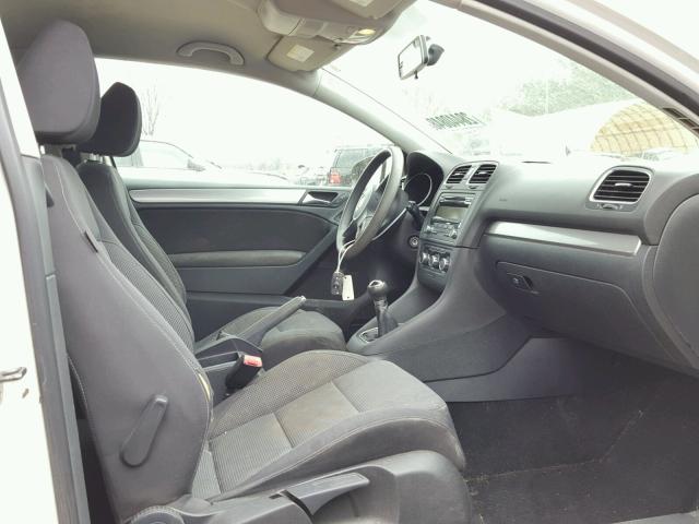 WVWAA7AJ0BW116249 - 2011 VOLKSWAGEN GOLF 白色 照片 5