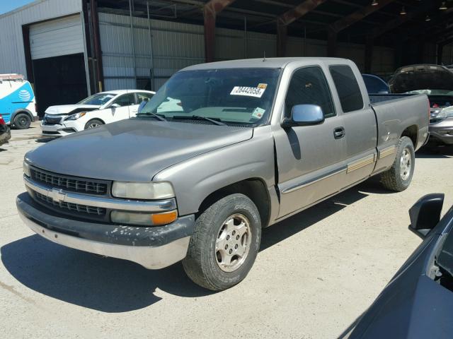 2GCEC19T311269115 - 2001 CHEVROLET SILVERADO GRAY photo 2