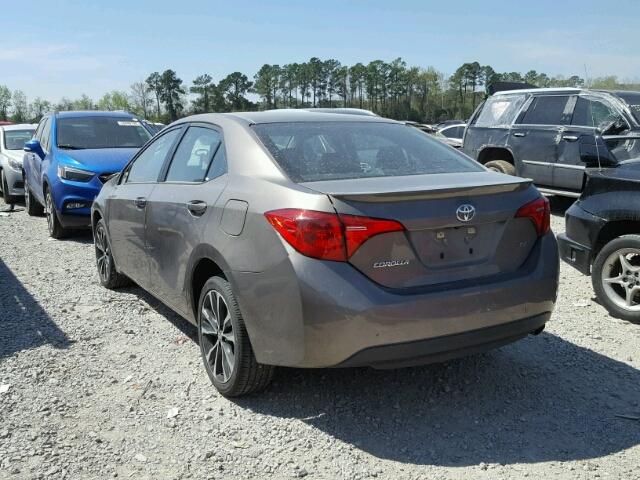 5YFBURHE4HP655068 - 2017 TOYOTA COROLLA L GRAY photo 3