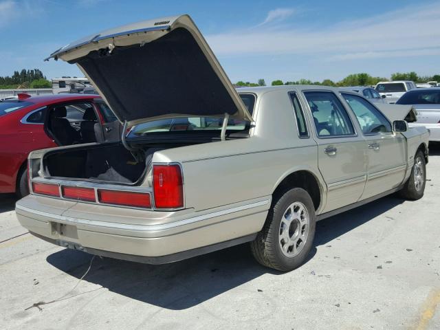 1LNLM82W7VY751067 - 1997 LINCOLN TOWN CAR S BEIGE photo 4