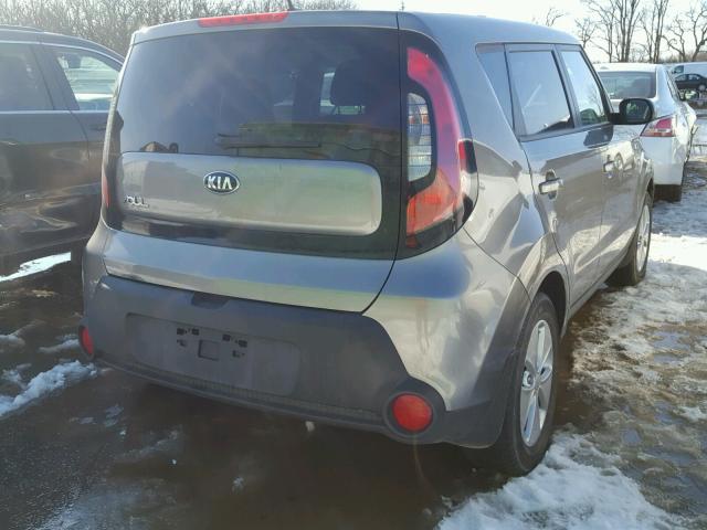 KNDJN2A29F7171069 - 2015 KIA SOUL GRAY photo 4