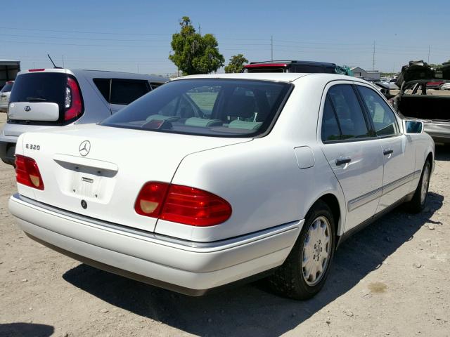 WDBJF55F1TJ018582 - 1996 MERCEDES-BENZ E 320 WHITE photo 4