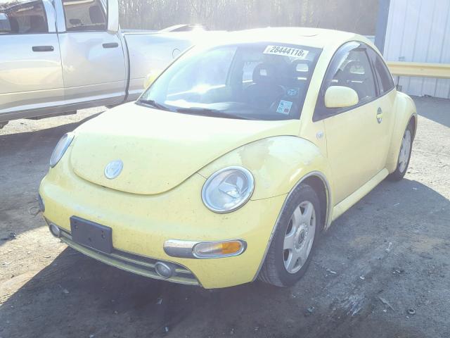 3VWCF21C5YM409343 - 2000 VOLKSWAGEN NEW BEETLE YELLOW photo 2