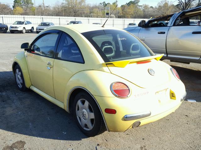 3VWCF21C5YM409343 - 2000 VOLKSWAGEN NEW BEETLE 黄色 照片 3
