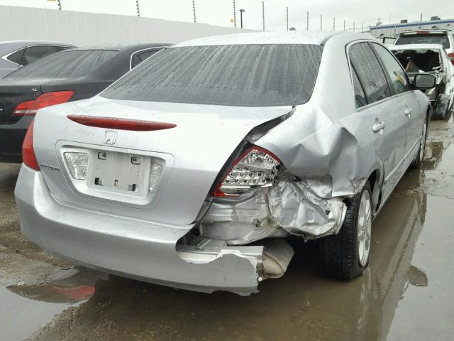 1HGCM56727A100996 - 2007 HONDA ACCORD EX SILVER photo 4