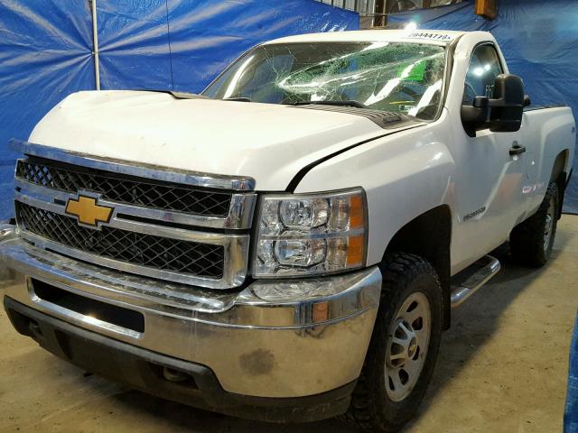 1GC0KVCG2CF201044 - 2012 CHEVROLET SILVERADO WHITE photo 2