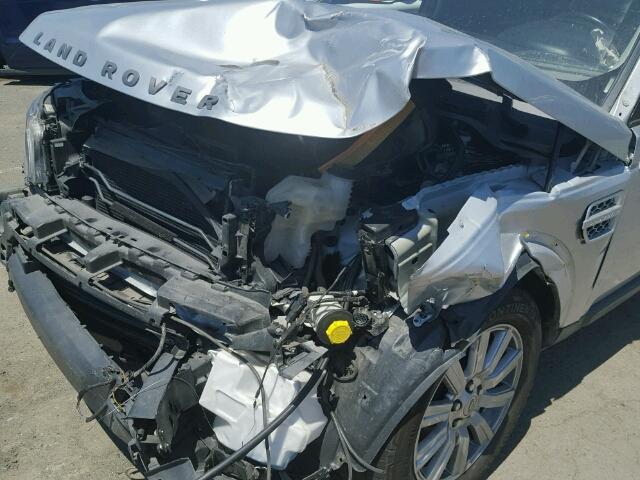 SALAG2D42DA656685 - 2013 LAND ROVER LR4 HSE SILVER photo 9