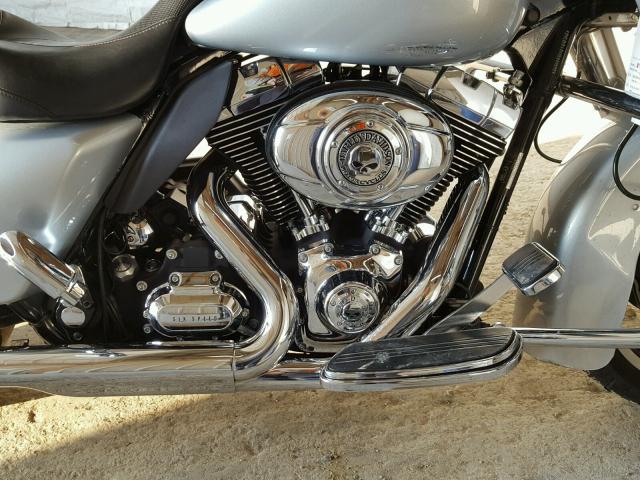 1HD1KB419AB660202 - 2010 HARLEY-DAVIDSON FLHX SILVER photo 7