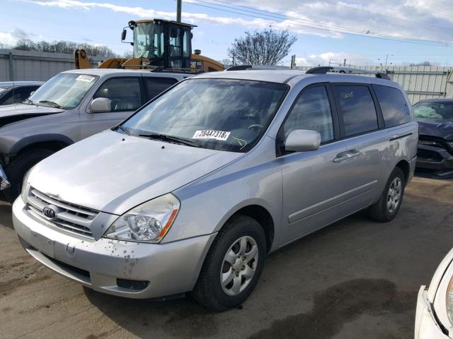 KNDMG4C38A6346578 - 2010 KIA SEDONA LX SILVER photo 2