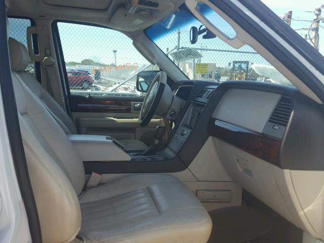5LMFU28R23LJ10721 - 2003 LINCOLN NAVIGATOR თეთრი ფოტო 5