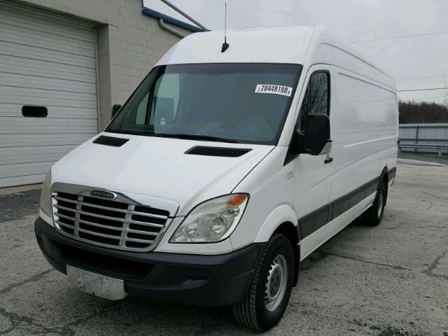 WDYPE845685289019 - 2008 FREIGHTLINER SPRINTER 2 WHITE photo 2