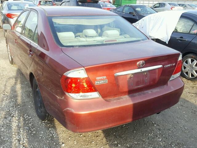 4T1BE32K05U402011 - 2005 TOYOTA CAMRY LE RED photo 3