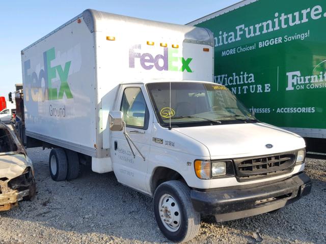 1FDWE35L22HA69594 - 2002 FORD ECONOLINE WHITE photo 1