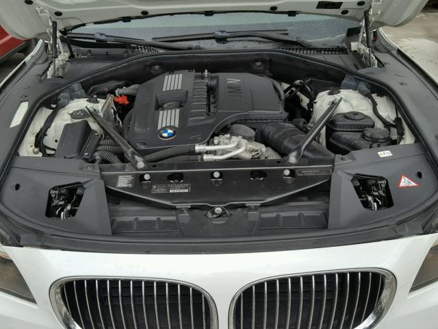 WBAKA4C52BC613241 - 2011 BMW 740 I WHITE photo 7