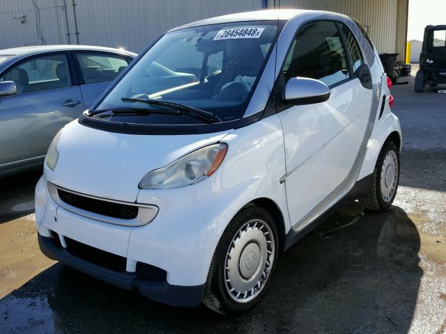 WMEEJ31XX9K266922 - 2009 SMART FORTWO PUR WHITE photo 2