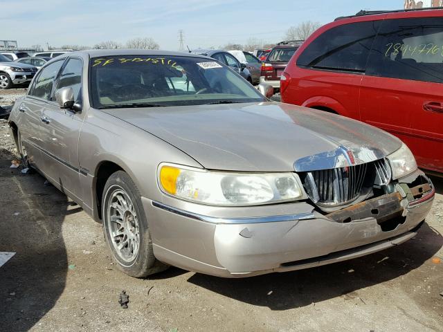 1LNHM82W91Y719141 - 2001 LINCOLN TOWN CAR S TAN photo 1