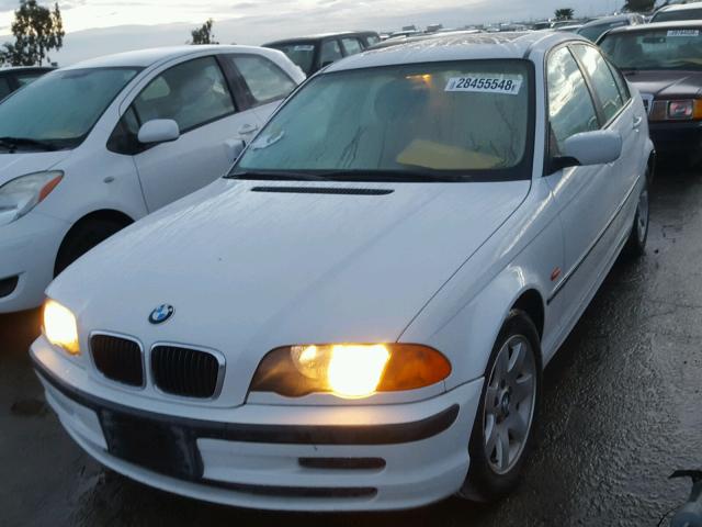 WBAAM3339XFP53501 - 1999 BMW 323I AUTOM WHITE photo 2