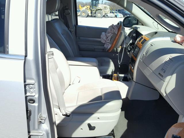 1A8HW58228F131243 - 2008 CHRYSLER ASPEN LIMI 银色 照片 5